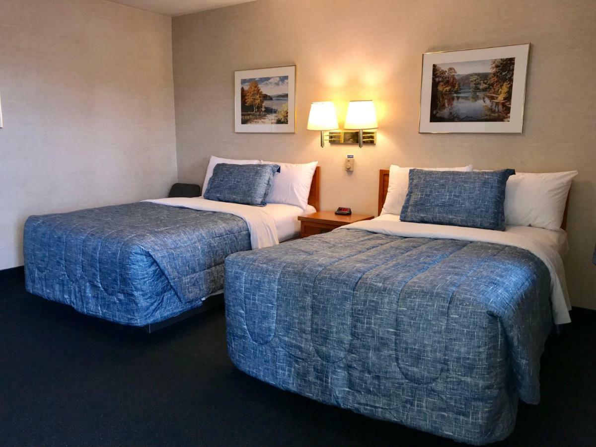 Country Inn Listowel Kültér fotó