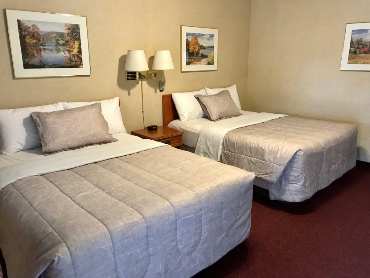 Country Inn Listowel Kültér fotó